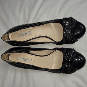 PRADA Black Patent Leather Kitten Heels with Bow And Ruching 38 1/2 8.5